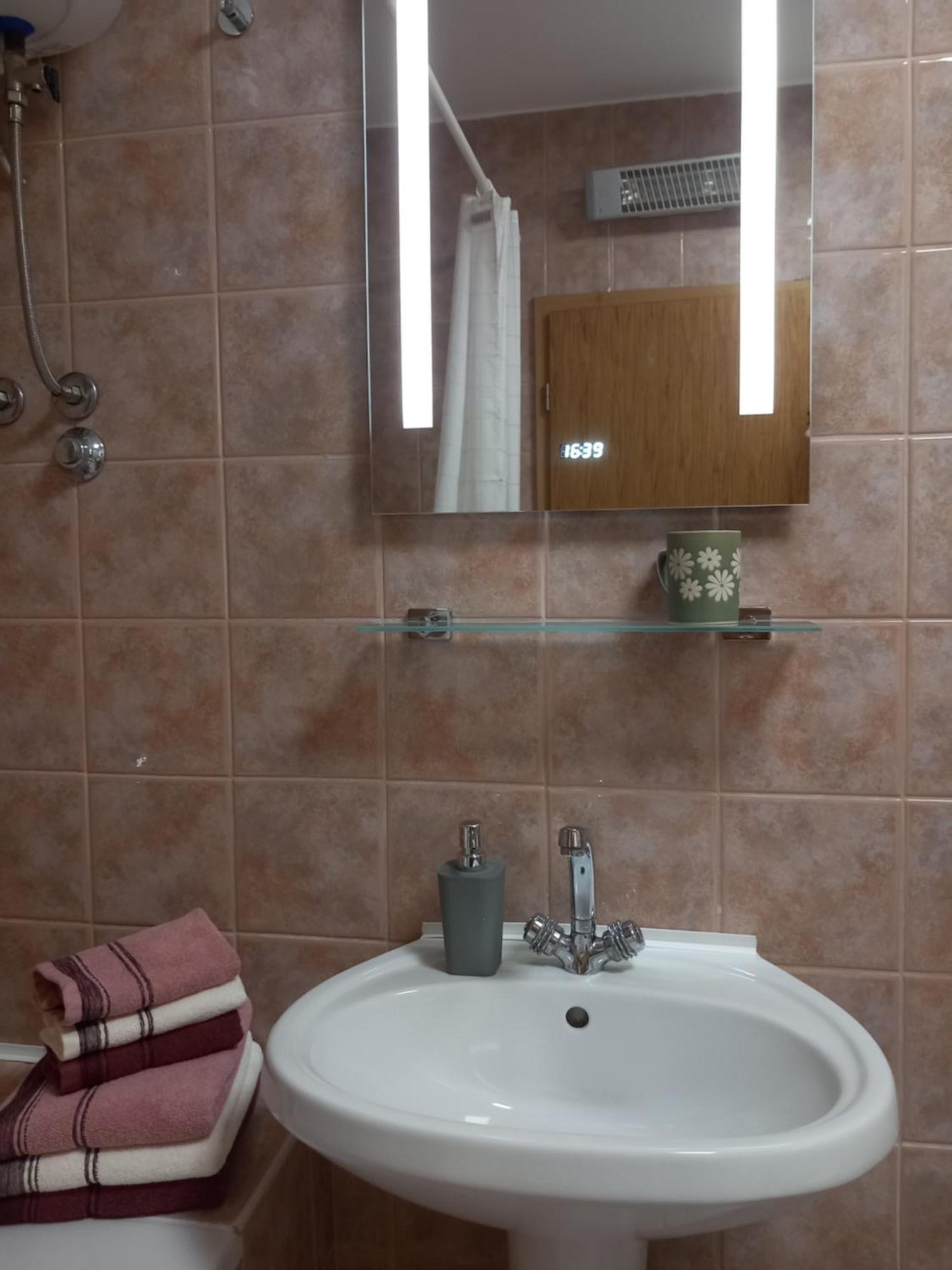 Apartment Harmony - Pleasant And Comfortable Place With A Balcony And A Secured Garage Split Bagian luar foto