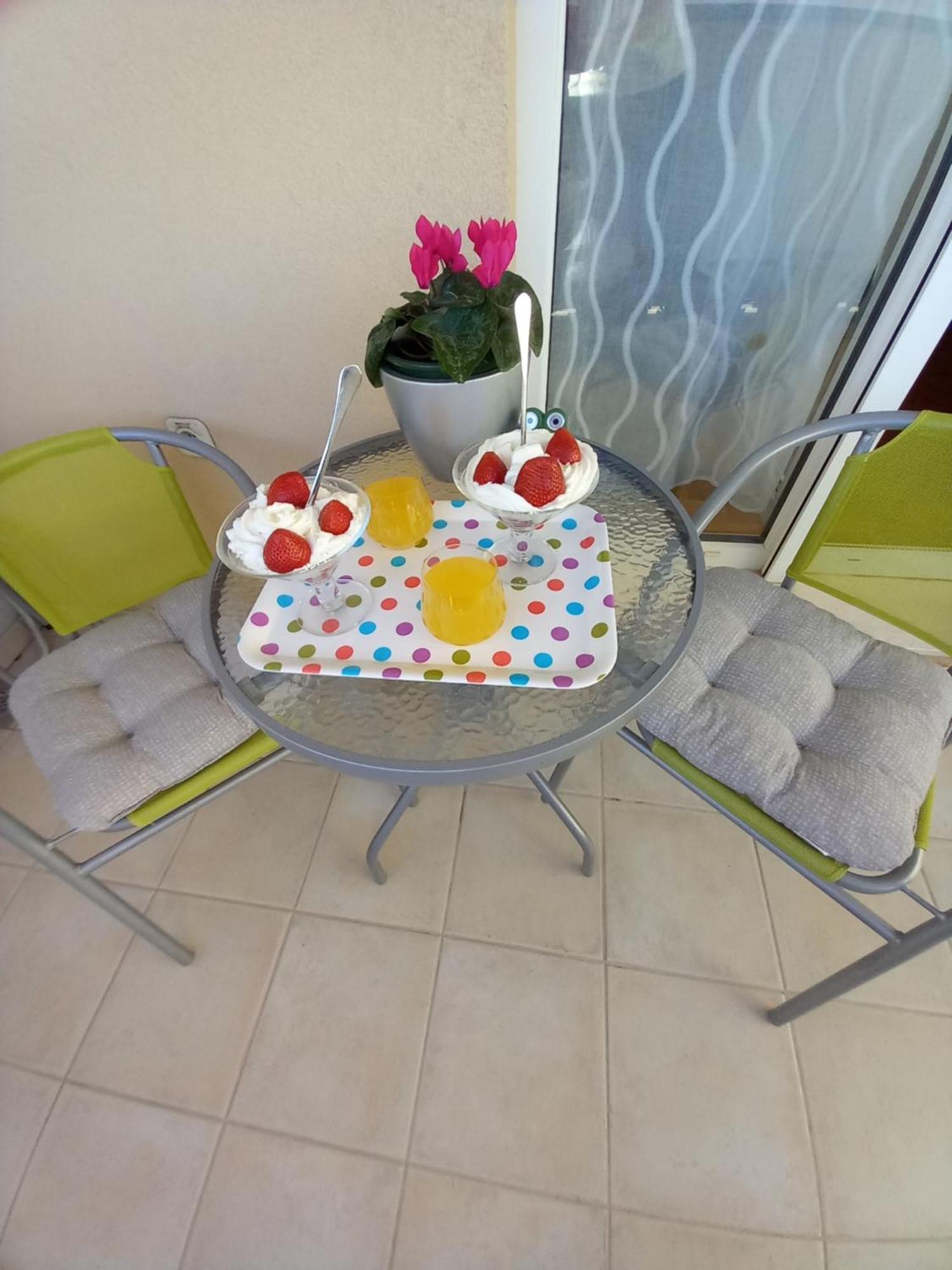 Apartment Harmony - Pleasant And Comfortable Place With A Balcony And A Secured Garage Split Bagian luar foto