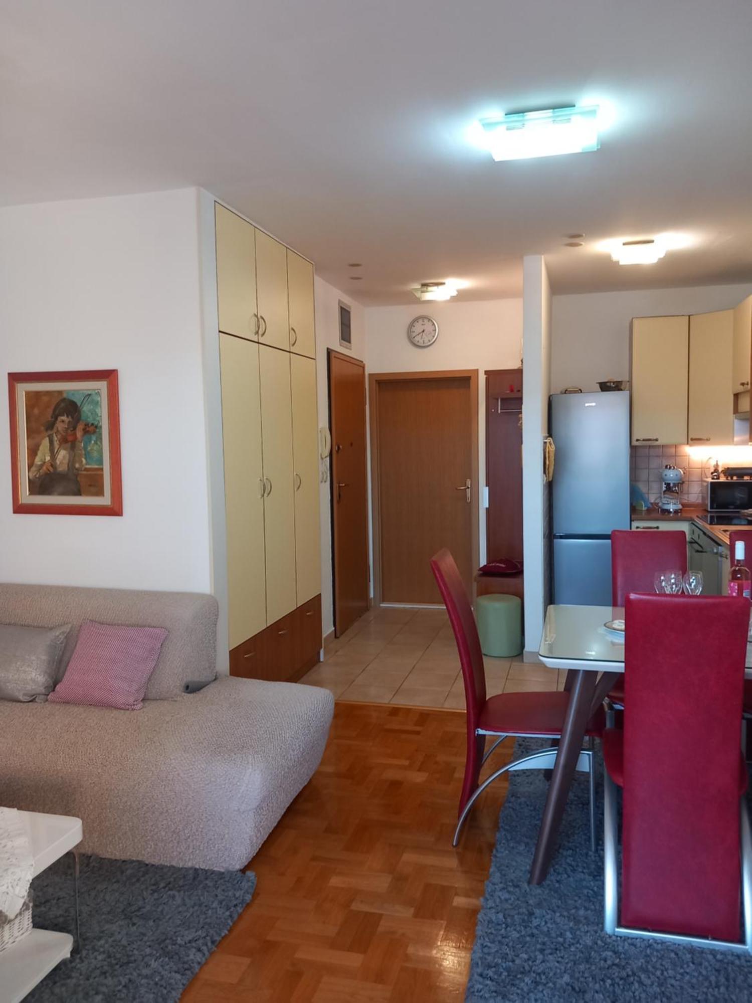 Apartment Harmony - Pleasant And Comfortable Place With A Balcony And A Secured Garage Split Bagian luar foto